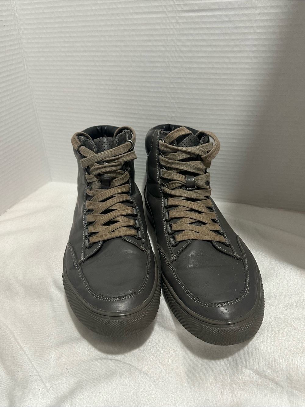 Steve Madden Men’s High-Top Sneakers in Dark Gray with Taupe Laces